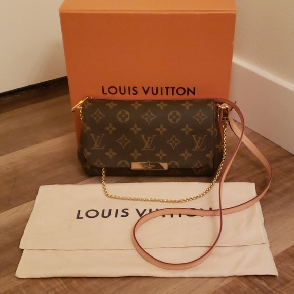 Louis Vuitton Handbags - Louis Vuitton Favorite PM Monogram Canvas Crossbody Clutch NWT w/ Box Dust Bag